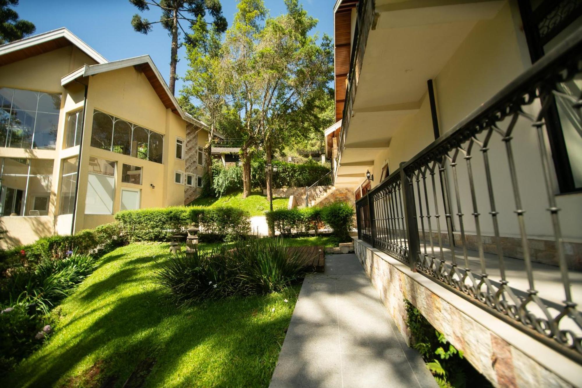 Hotel Araucaria 4*